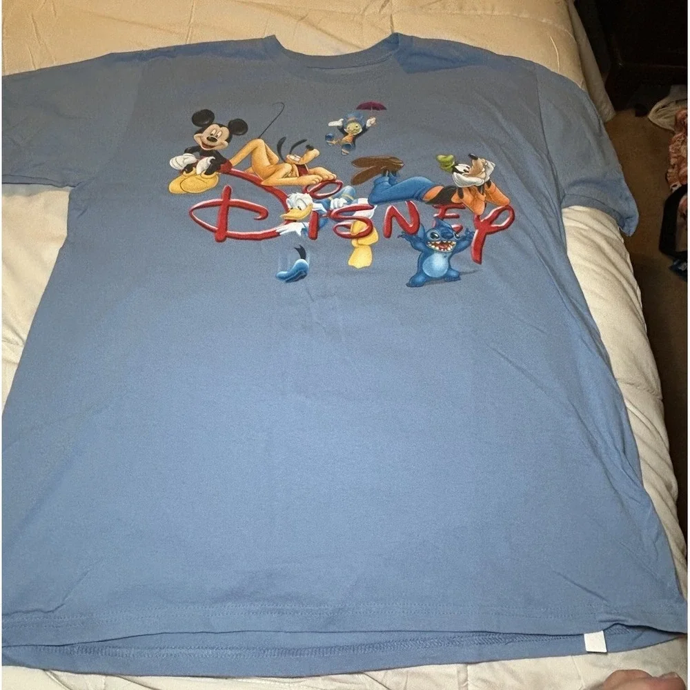 Disney Blue T-Shirt with Walt Disney World Characters Mickey Vacation Sz XL - Picture 4 of 7